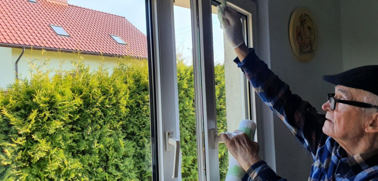 Seniorzy uważają, że na święta okna mają być czyste