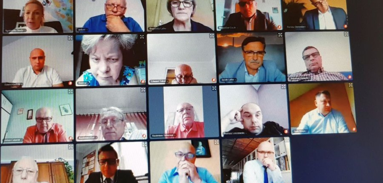 Dużą część godzinnej sesji zajęły kwestie techniczne 