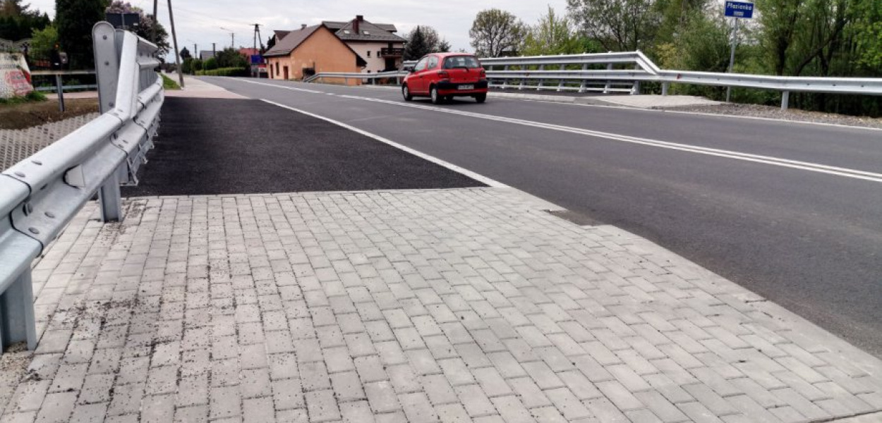 Most nad potokiem Płazianka