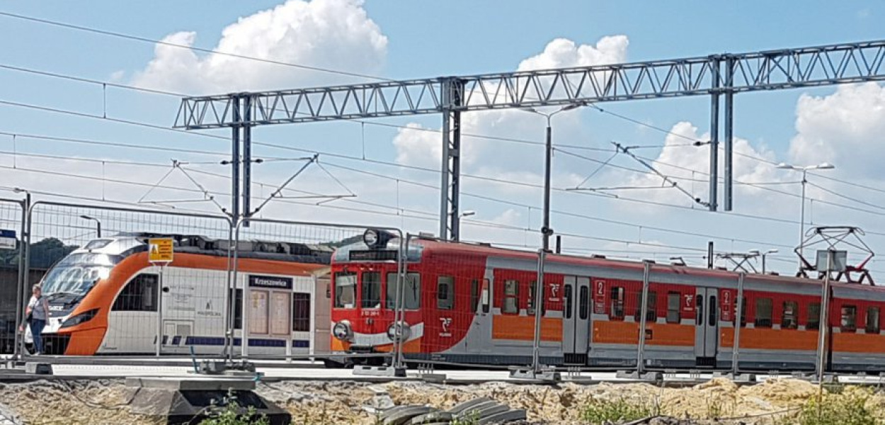 Pasażerowie korzystający z pociągów muszą się liczyć z utrudnieniami, fot. Ewa Solak
