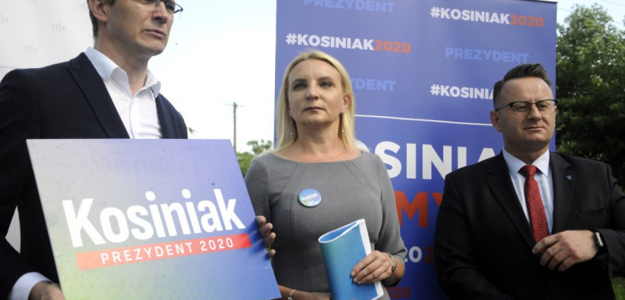 Posłanka Agnieszka Ścigaj w towarzystwie europosła Adama Jarubasa (z lewej) i burmistrza Trzebini Jarosława Okoczuka (z prawej)