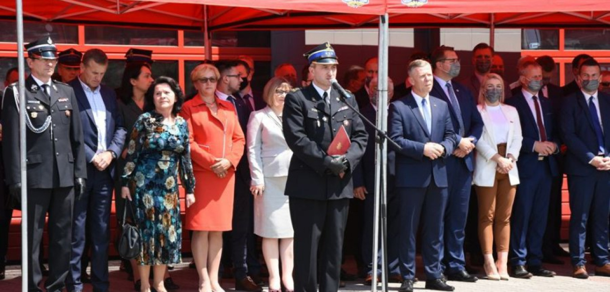 W piątek przedstawiciele OSP z całego województwa usłyszeli zapewnienie, że dostaną 52 nowe samochody, fot. Biur Prasowe UMWM