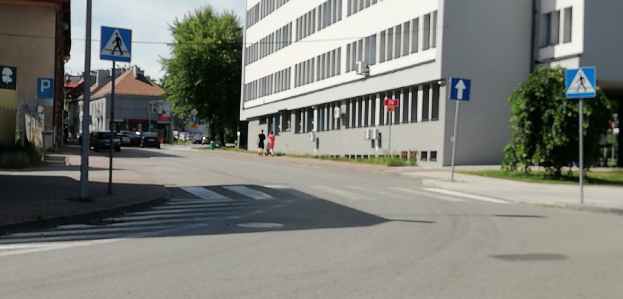 Do wypadku doszło w sobotę, około godz. 19, na przejściu dla pieszych na Garncarskiej w Chrzanowie
