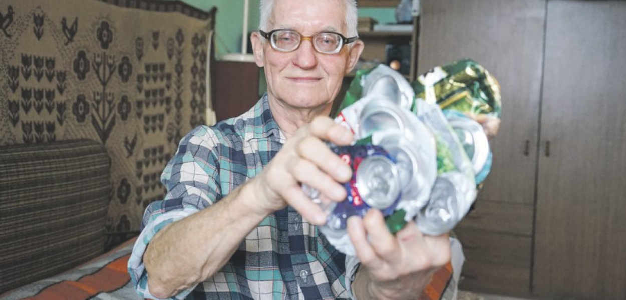 Jerzy Bochenek z Chrzanowa zebrał już ponad 10 ton puszek