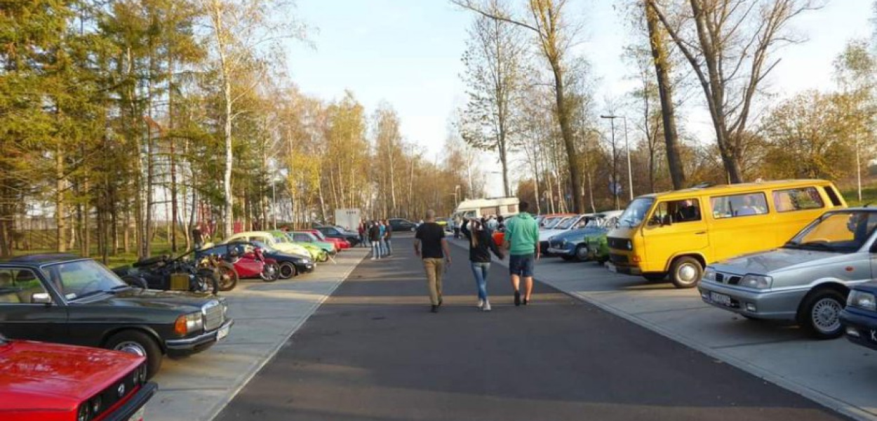 „Klasyczne Zakończenie Lata z Trzebinia Classic&quot; odbędzie się w niedzielę na parkingach w sąsiedztwie zalewu Chechło. Zdjęcie z facebookowej strony Trzebinia Classic