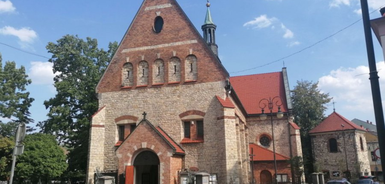 Kościół jest otwarty dla wiernych, ale na razie nie będzie nabożeństw z ich udziałem 