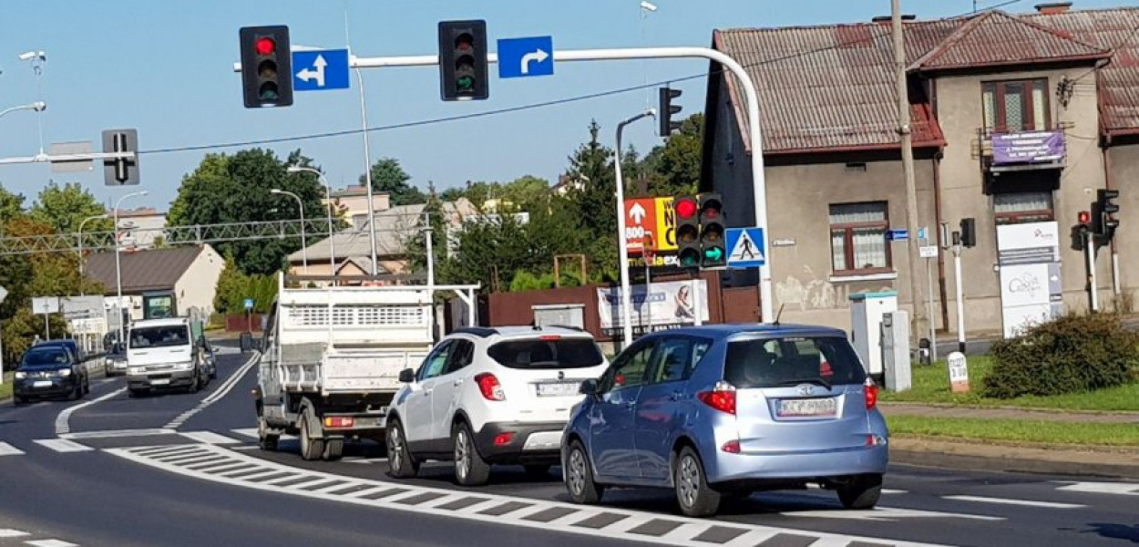 Na tym skrzyżowaniu kierowcy muszą się wystać nie tylko w godzinach szczytu