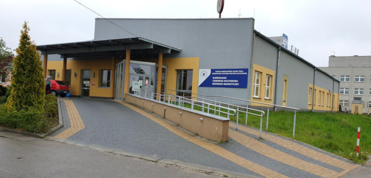 Zakażenie koronawirusem u trzech lekarzy sprawiło, że wstrzymano przyjęcia do kliniki