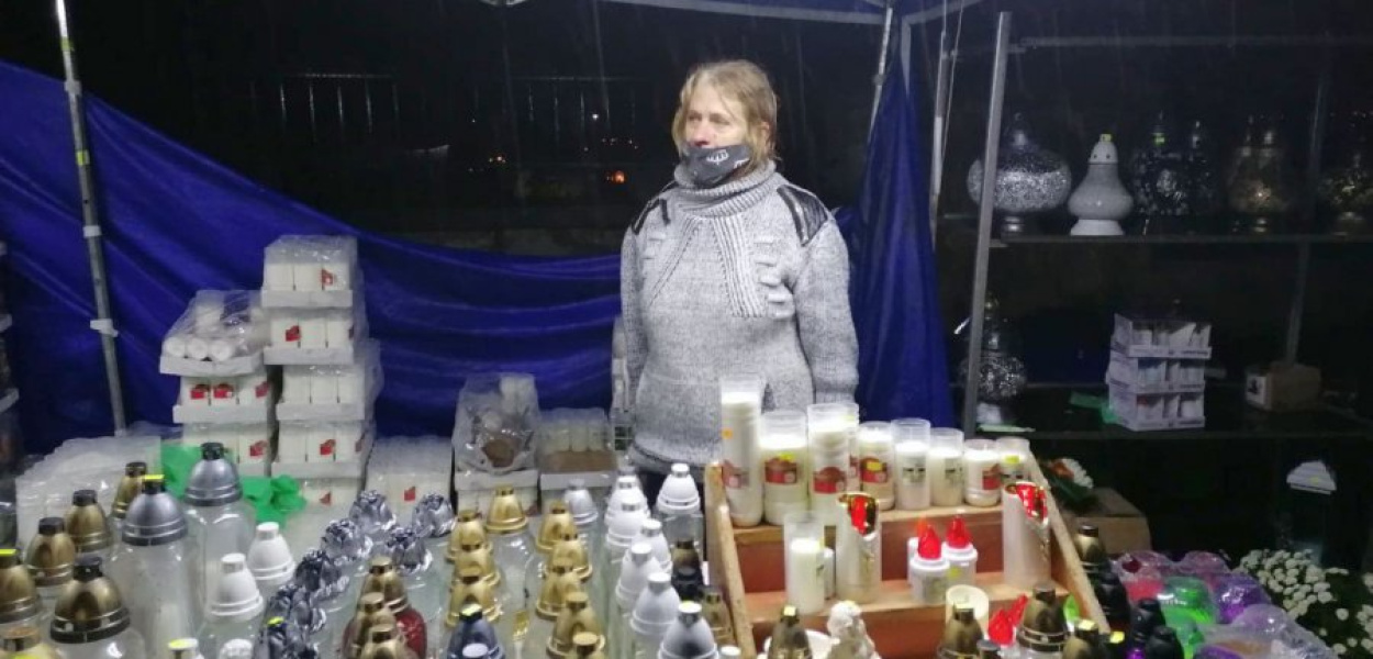 Małgorzata Szczepańska podobnie jak inni handlujący pod cmentarzami poniosła wymierne straty