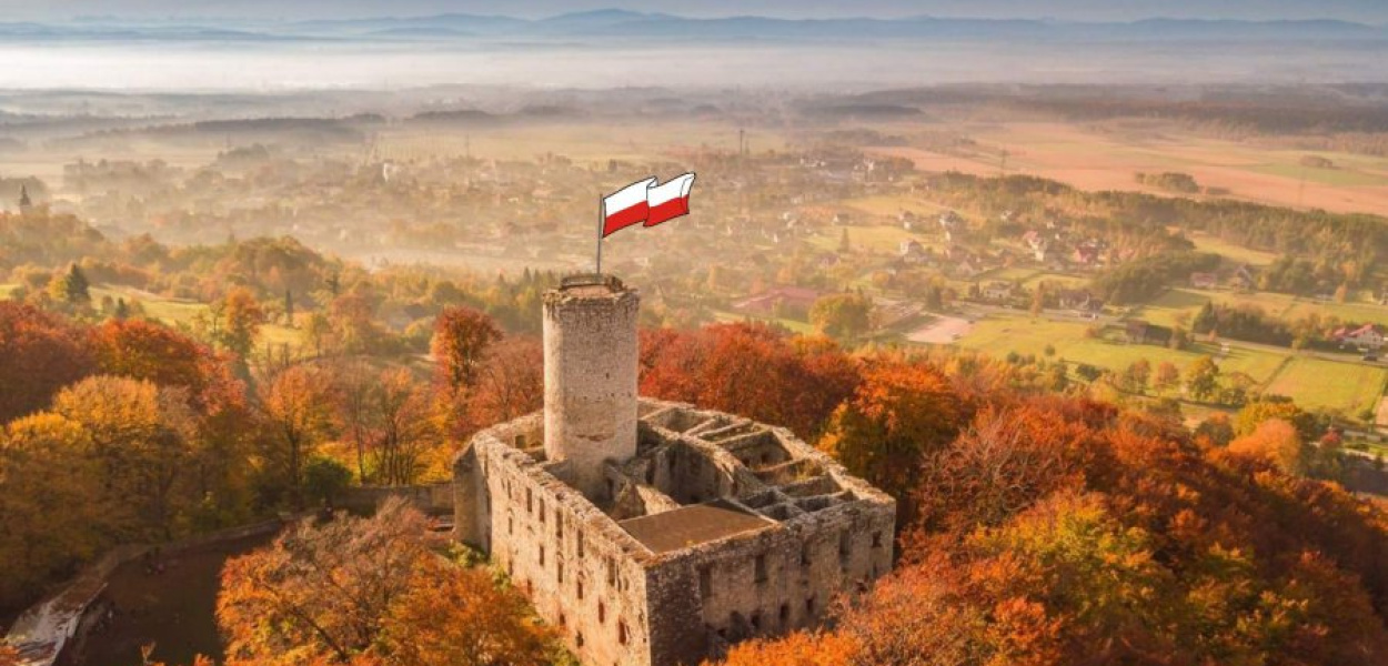 Tak mogłaby wyglądać flaga na wieży lipowieckiego zamku. Pomysł i foto. Robert Wall