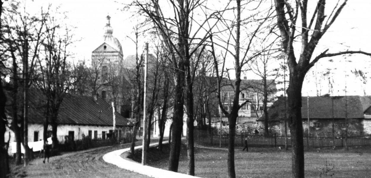 Ulica Kościelna w Trzebini w okresie przedwojennym, fot. NAC