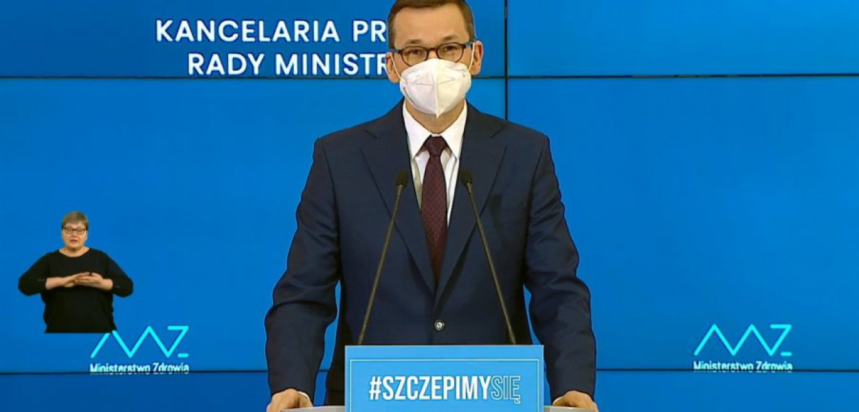 Premier Mateusz Morawiecki podczas piątkowej konferencji