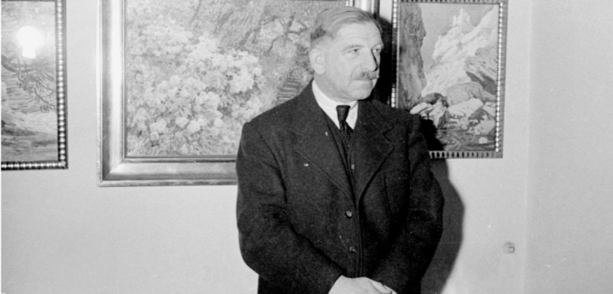 Henryk Uziembło na wystawie swoich prac w krakowskim oddziale Instytutu Włoskiego, fot. Narodowe Archiwum Cyfrowe