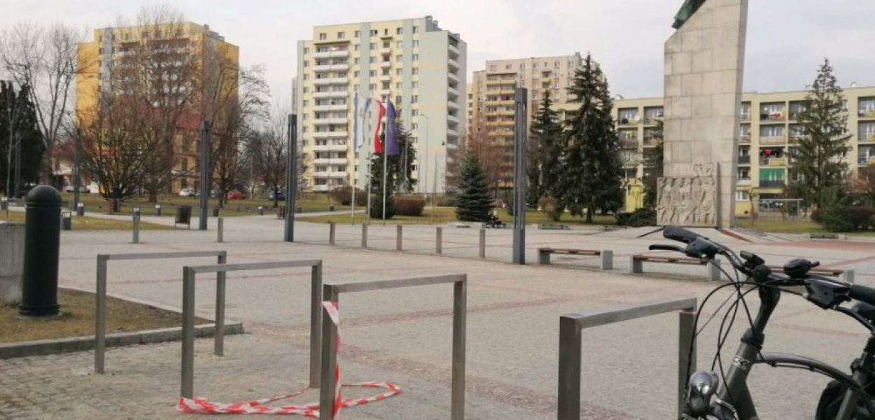 Bezpiecznie można przypiąć rower m.in. przy Placu Tysiąclecia