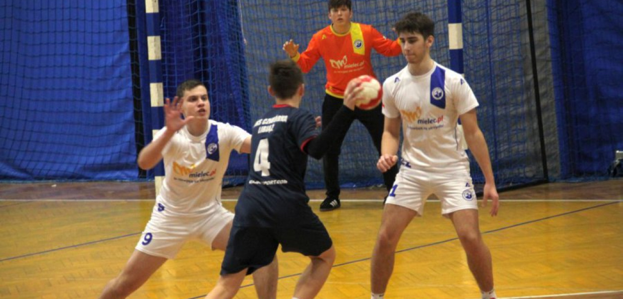Przymusową przerwę mają m.in. piłkarze ręczni UKS Czwórka Libiąż (tutaj podczas niedawnego turnieju Libiąż Cup)