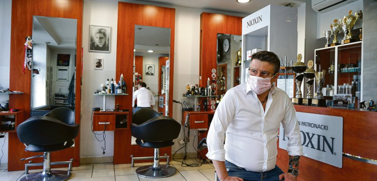 Paweł Dudek, właściciel salonu fryzjerskiego w Chrzanowie