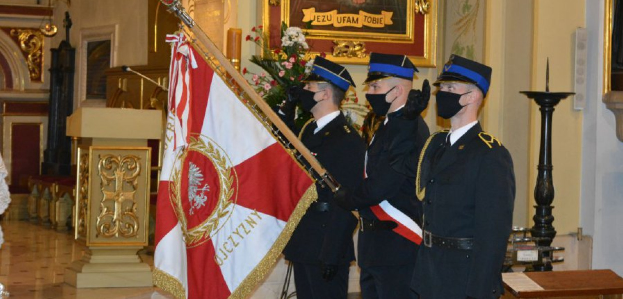 We wtorek w kościele św. Mikołaja w Chrzanowie strażacy uczestniczyli we mszy świętej, wypraszając wstawiennictwa swojego patrona św. Floriana, fot. KP PSP w Chrzanowie