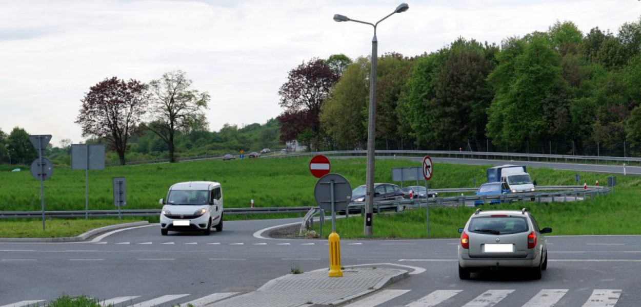Węzeł baliński w Chrzanowie. Na zdjęciu zjazd z A4 oraz wyjazd z ul. Działkowej