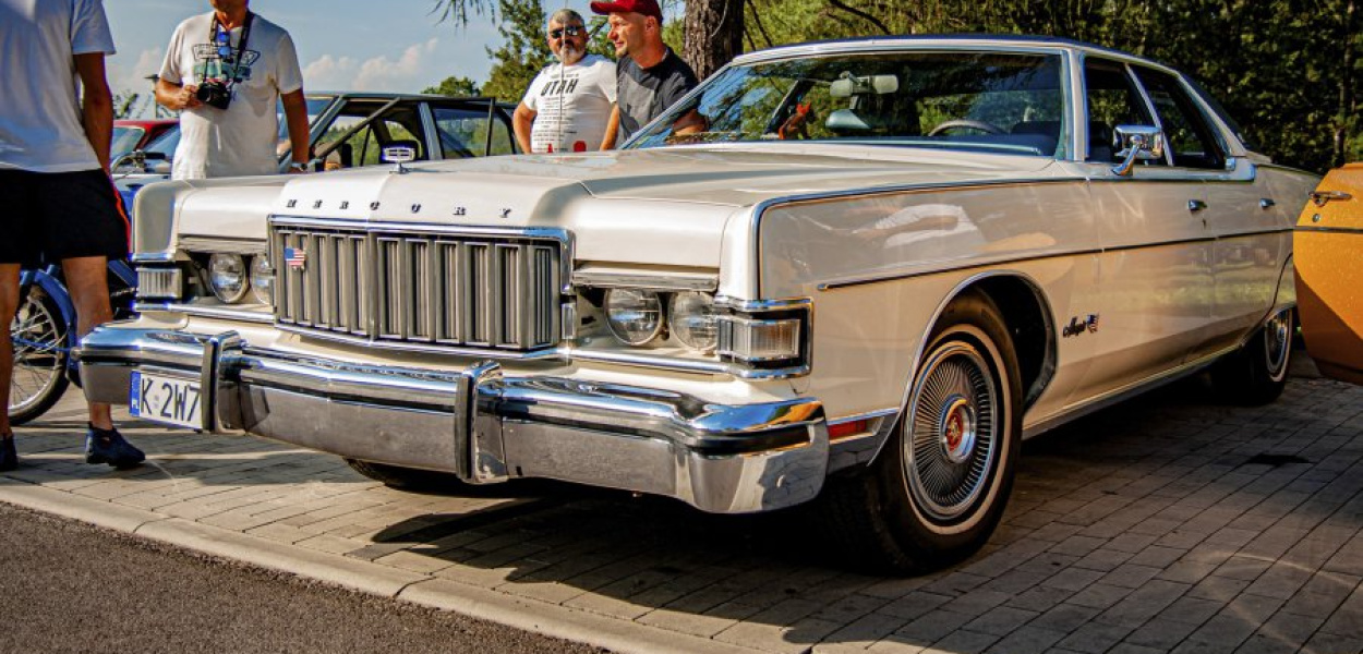 Mercury z 1973 r. z silnikiem 7,5L