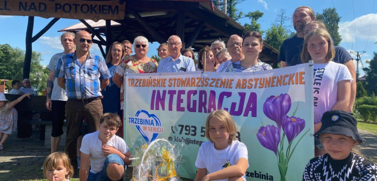 Uczestnicy pikniku na Błoniach Karniowickich