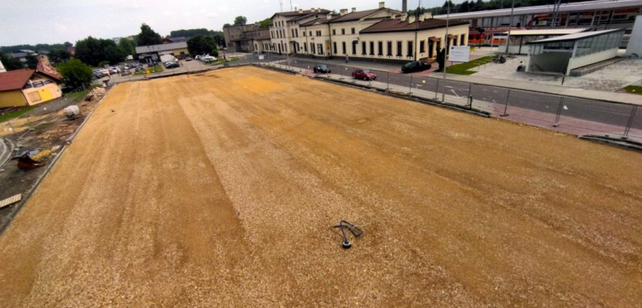 Budowany parking przy Dworcowej w Trzebini