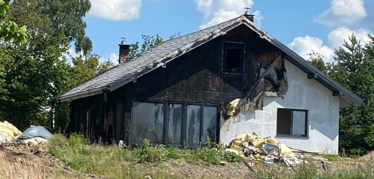 W nowo budowanym domu  w Myślachowicach ogień pojawił się nad ranem