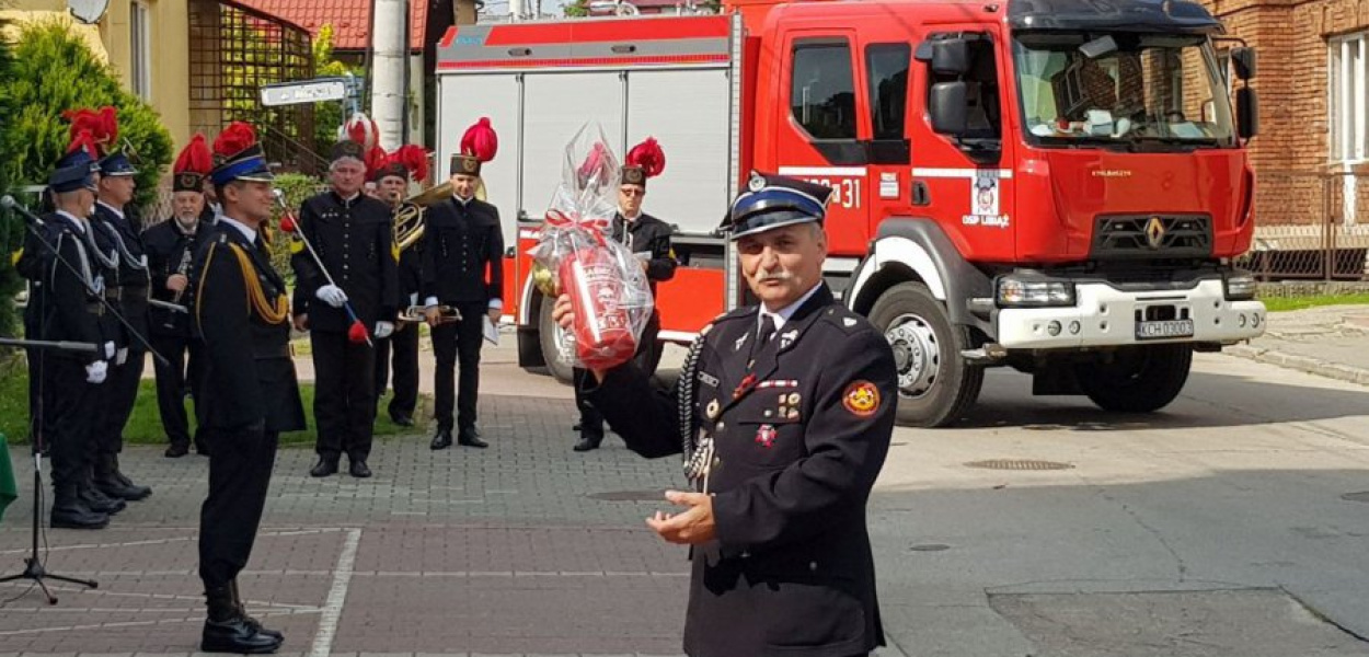 Prezes Marek Cygan z jubileuszowym prezentem