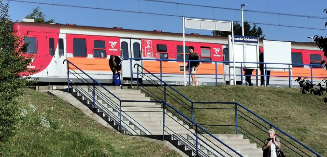 Część pociągów ponownie kursuja na trasie Trzebinia - Oświęcim, zatrzymując się m.in. na przystanku kolejowym Chrzanów Śródmieście