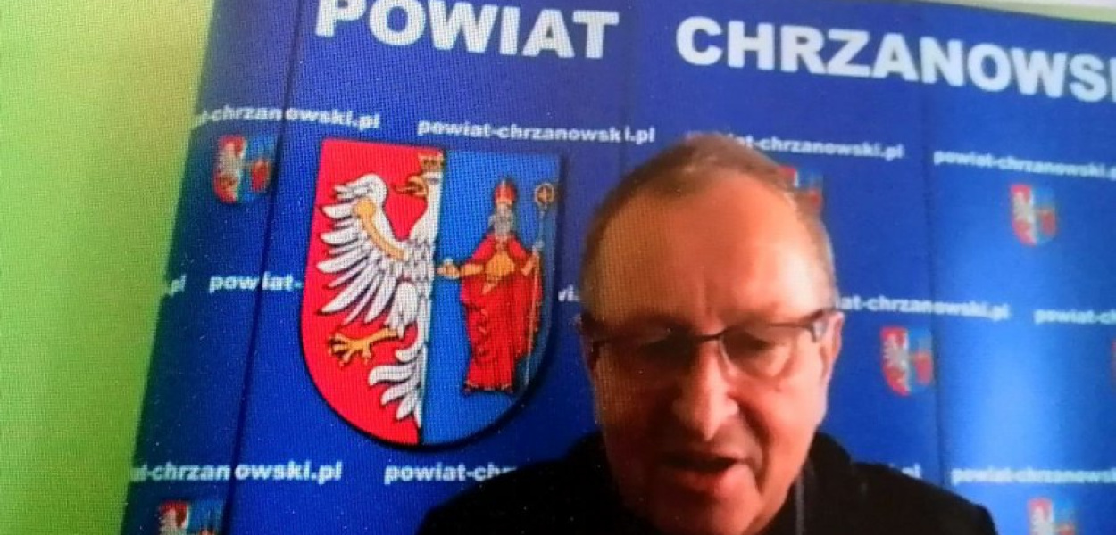 Główny księgowy szpitala Edward Cieciak radzi, by pacjenci uzbroili się w cierpliwość