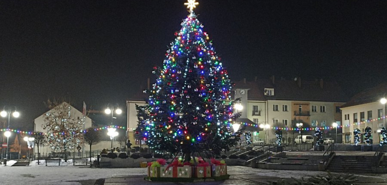 Choinka ma ponad 12 metrów wysokości