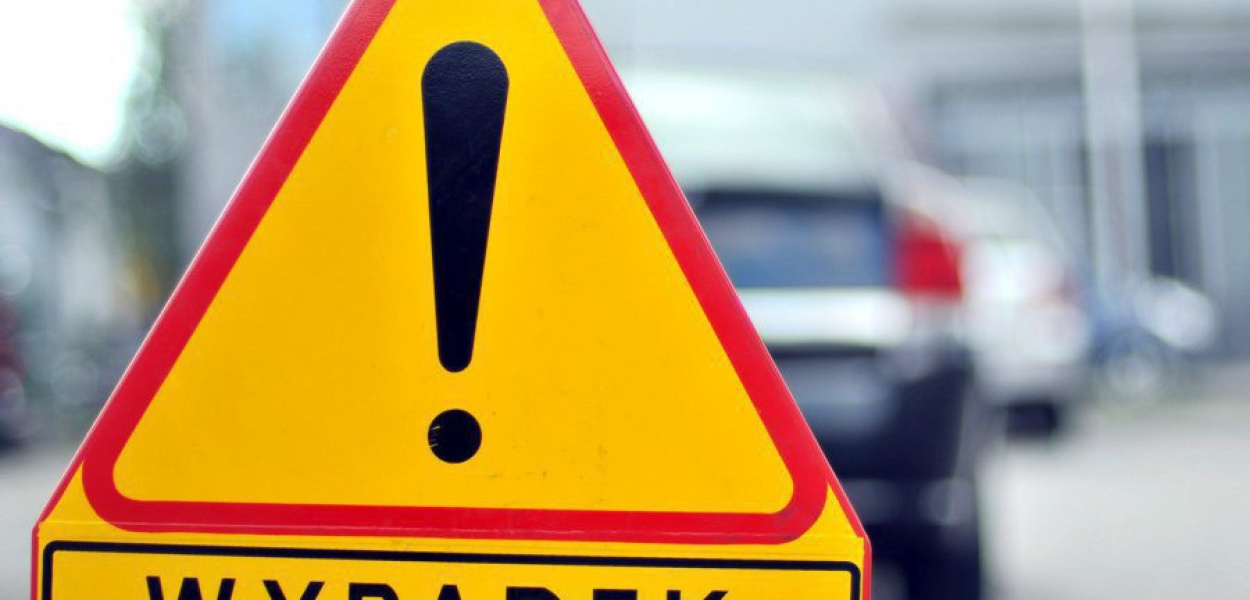 W środę rano na przejściu dla pieszych w Młoszowej kierowca renault potrącił kobietę