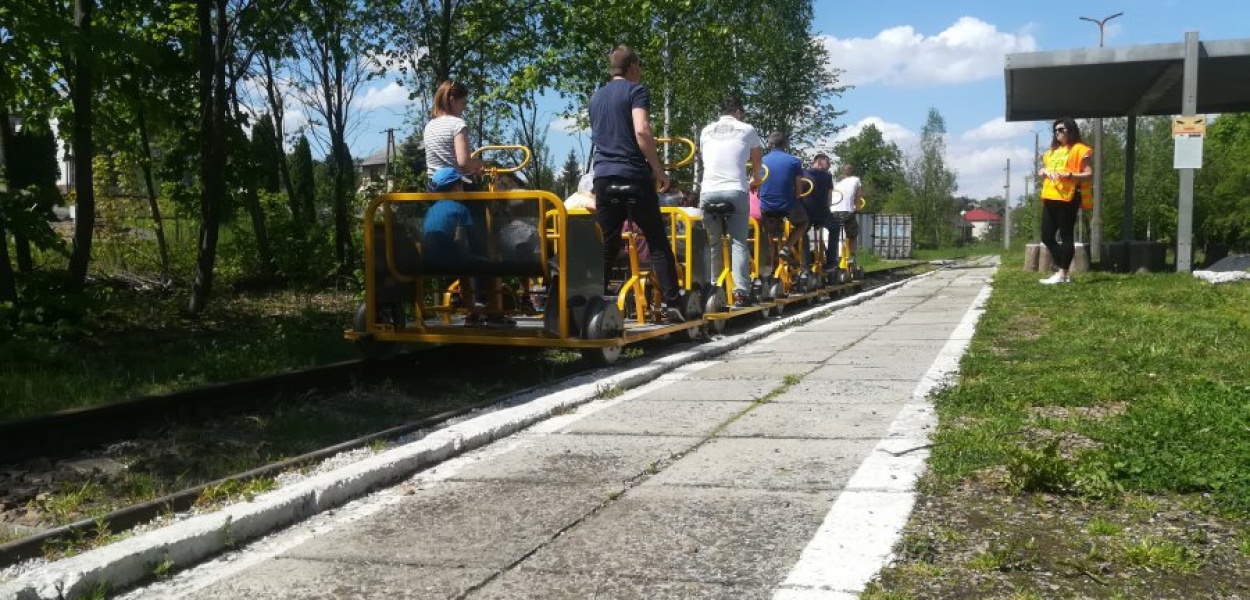 Przejazd drezynami rowerowymi w Regulicach. Fot. LKD