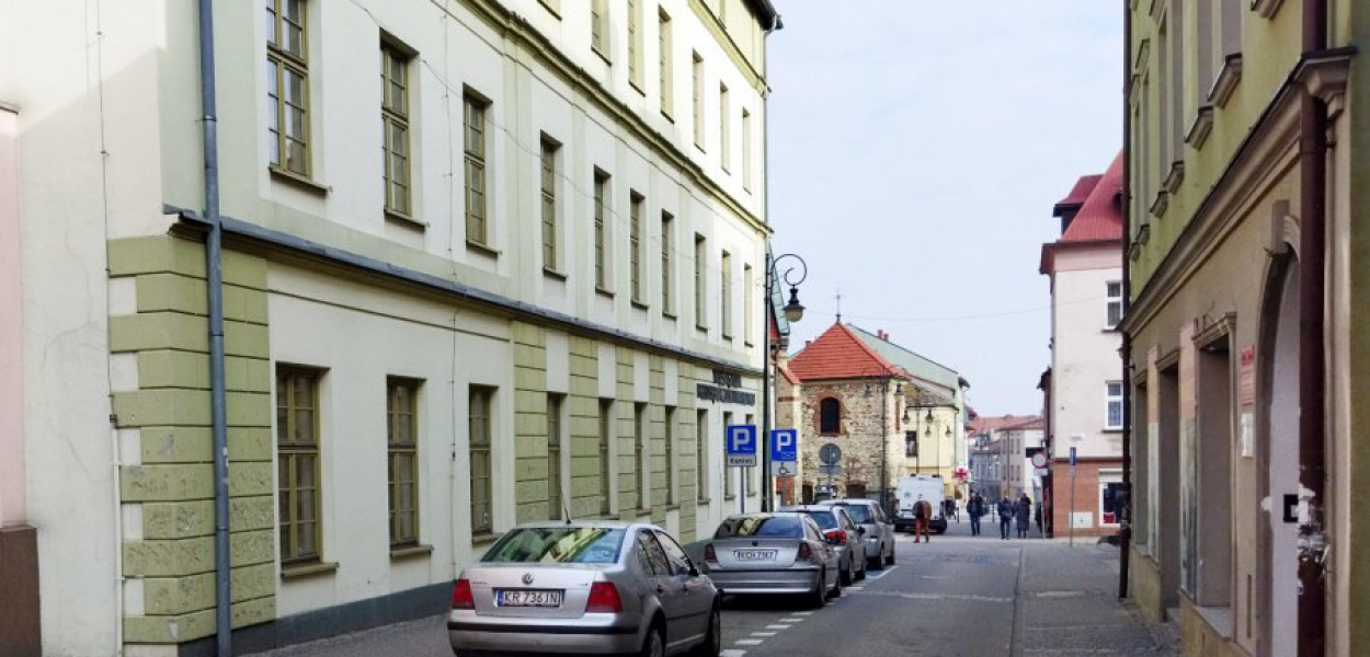 W budynku po WSPiM przy Woynarowskiej w Chrzanowie są aktualnie użytkowane tylko pojedyncze pomieszczenia