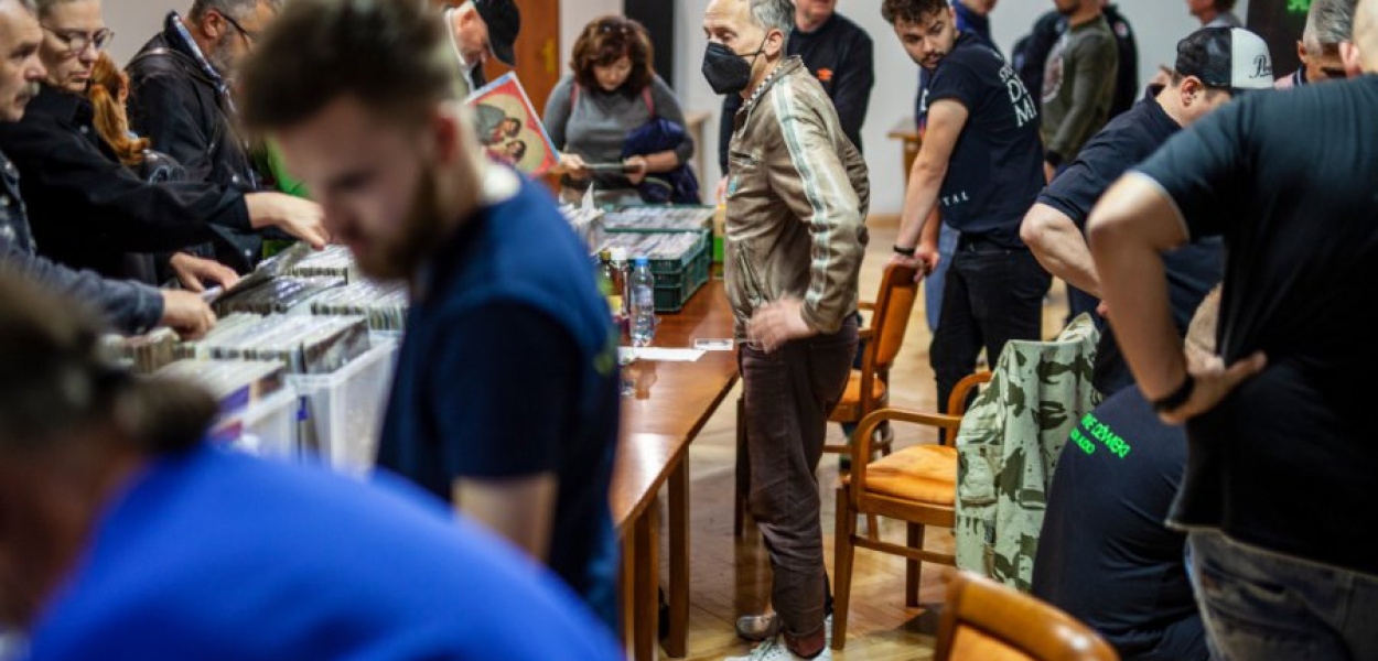 Podczas kiermaszu płyt winylowych. FOT. Anna Nalepa-Jaśko