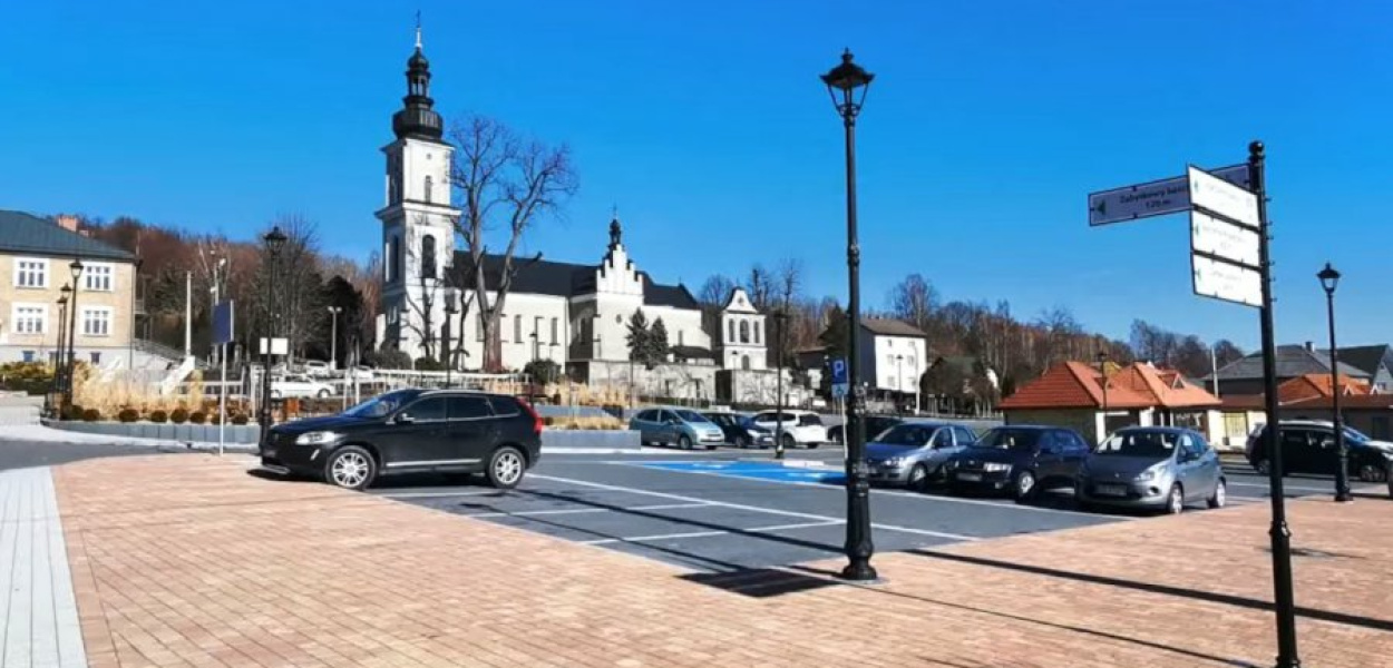 Parking na placu Mogielnickiego w Babicach