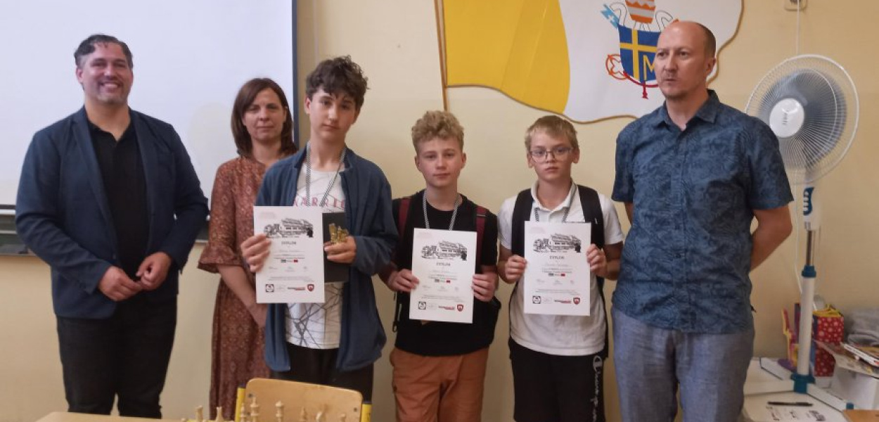 Dięki nim turniej szachowy w SP 8 się udał