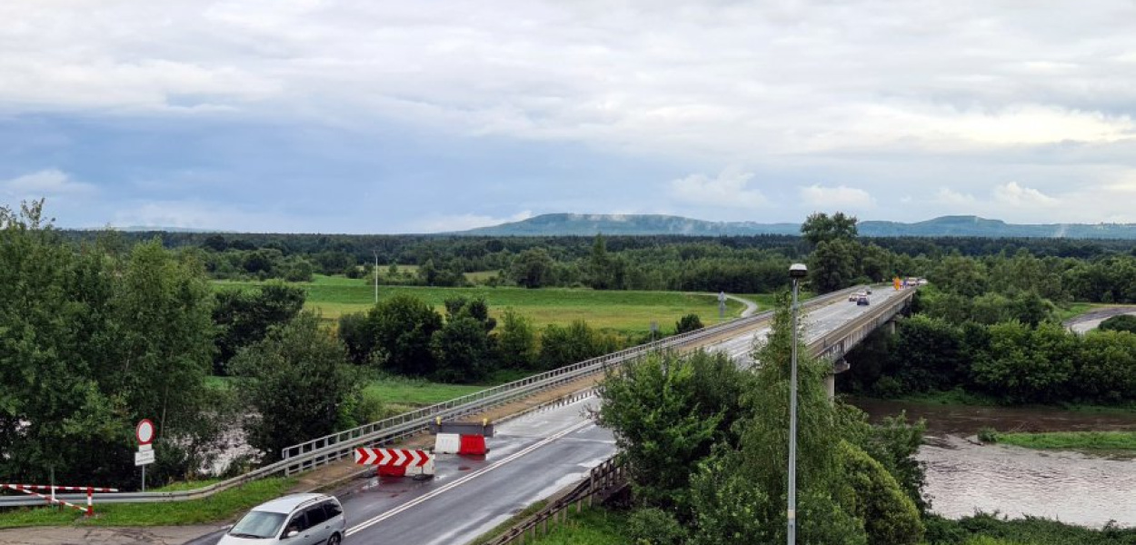 Widok na most na Wiśle w Jankowicach