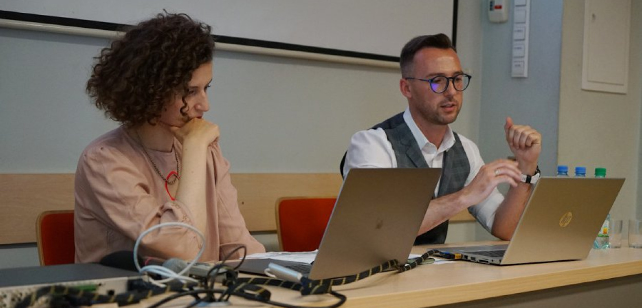Architekt Aleksandra Wasilkowska i burmistrz Robert Maciaszek zaprezentowali projekt ekodzielnicy w Chrzanowie