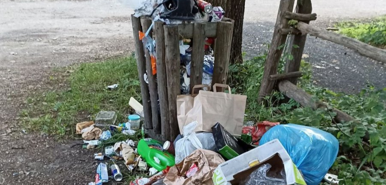 Tak parking wyglądał w czwartek, fot. nadesłane przez Czytelniczkę