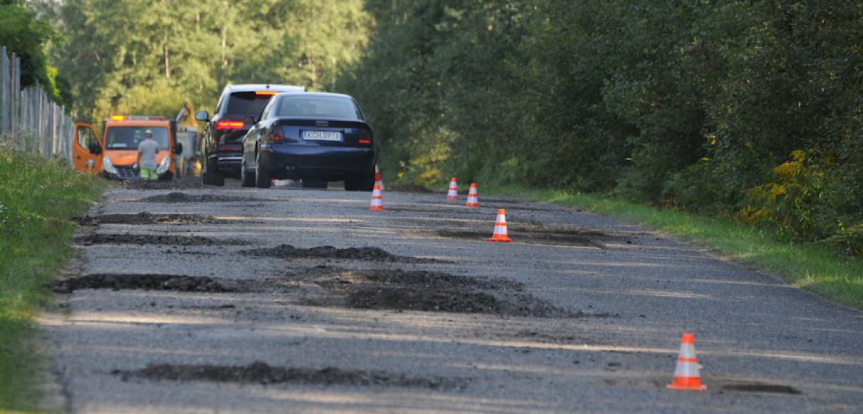 Remont drogi łączącej Słowackiego w Trzebini z zalewem Chechło