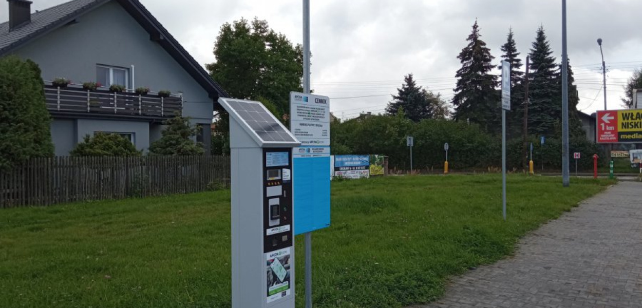 Dwa nowe parkometry stanęły na parkingu przy Netto, przy ul. Szpitalnej w Chrzanowie. Fot. NF