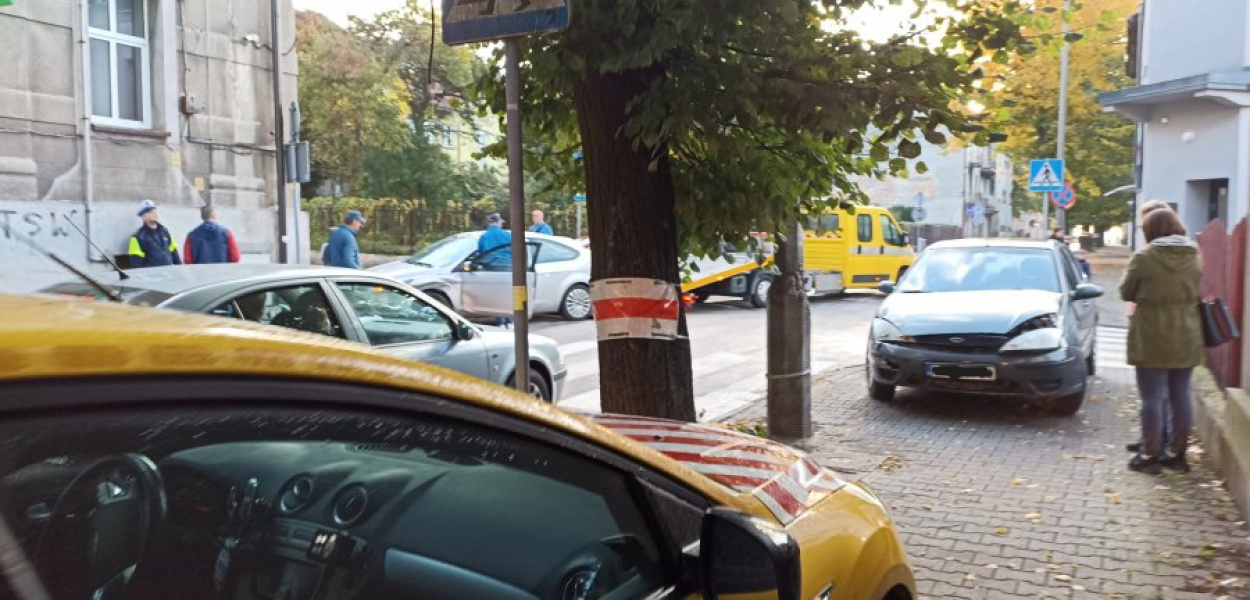 Zderzenie dwóch aut na ul. Grunwaldzkiej w Chrzanowie. Fot. af