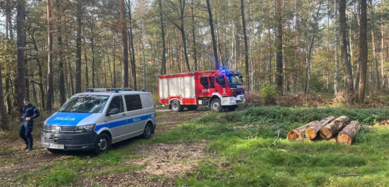 Na miejsce znaleziska przyjechała straż pożarna i policja. FOT. OSP Tenczynek