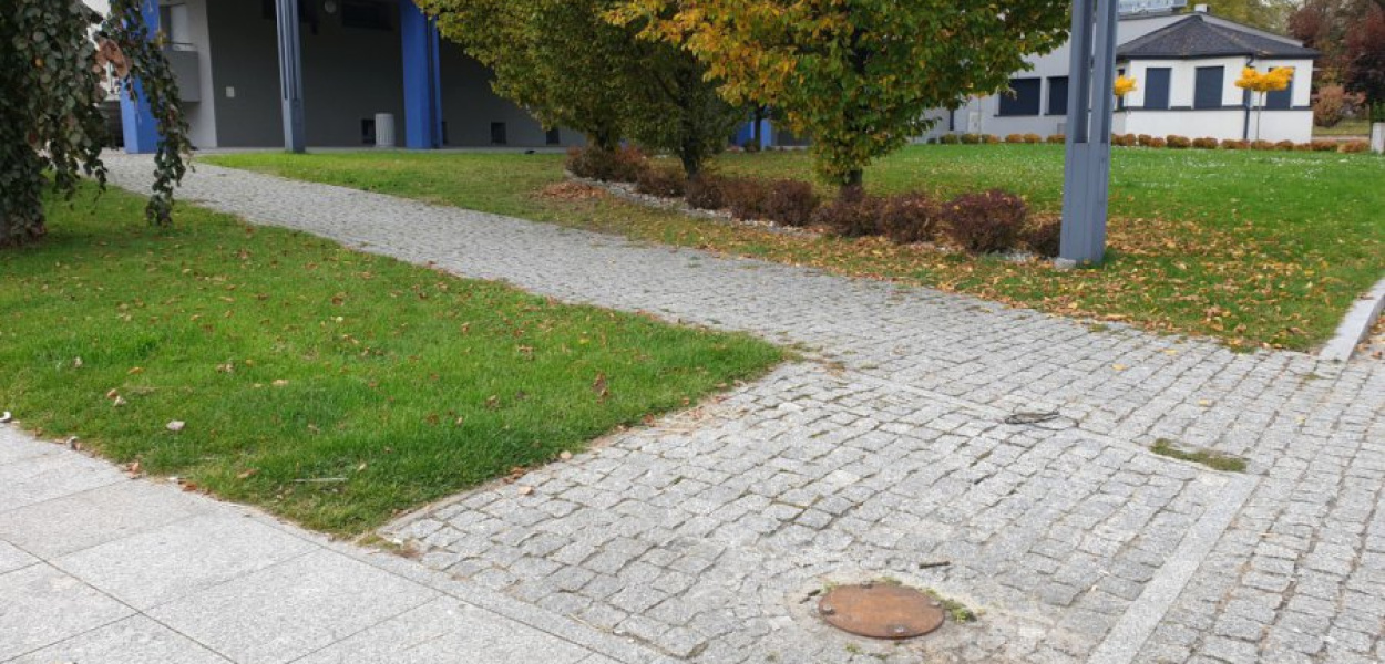 W tym miejscu przy placu Tysiąclecia stało poidełko