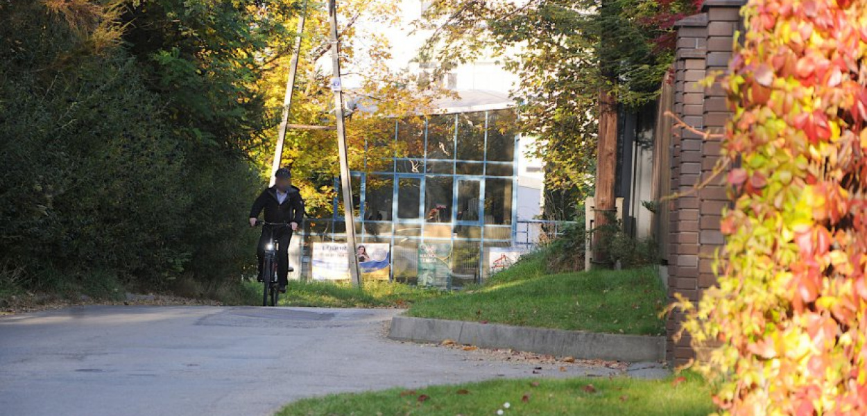 Obecnie Mydlana na osiedlu Południe w Chrzanowie jest drogą „ślepą&quot;. Kończy się przy szkole i basenie