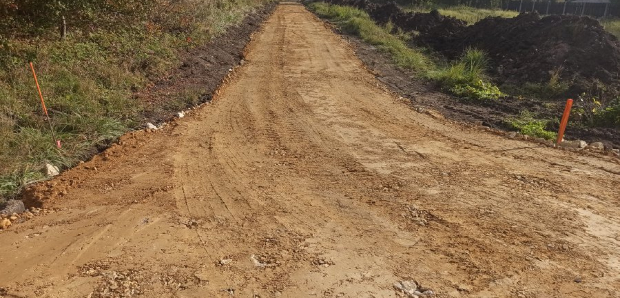 Nowa droga od ul. Głównej na os. Kościelec w Chrzanowie poprowadzi do kilku nowych domów. Fot. NF
