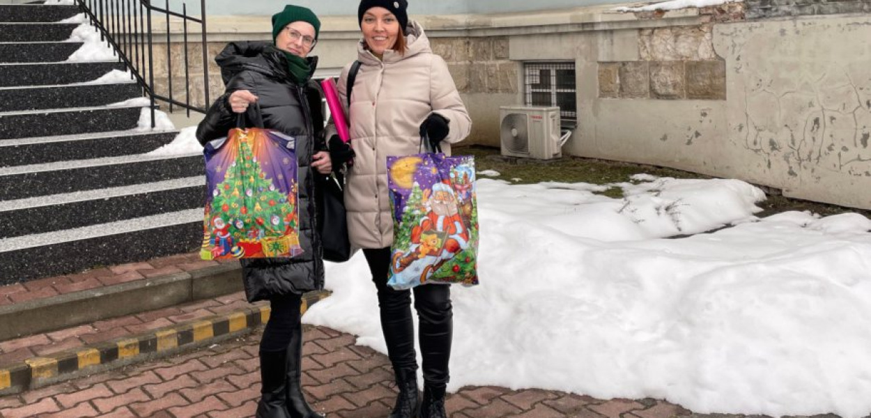 Pracownice GOPS ruszają z paczkami do potrzebujących. FOT. Aneta Solarz 
