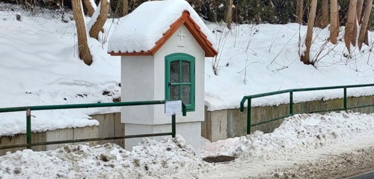 Zabytkowa kapliczka została wyremontowana. FOT. Starostwo Powiatowe w Krakowie