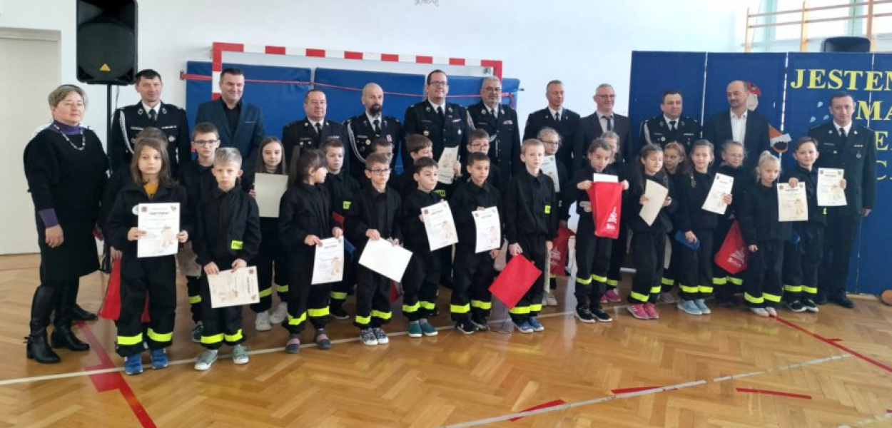 Uczestnicy zajęć wraz z organizatorami