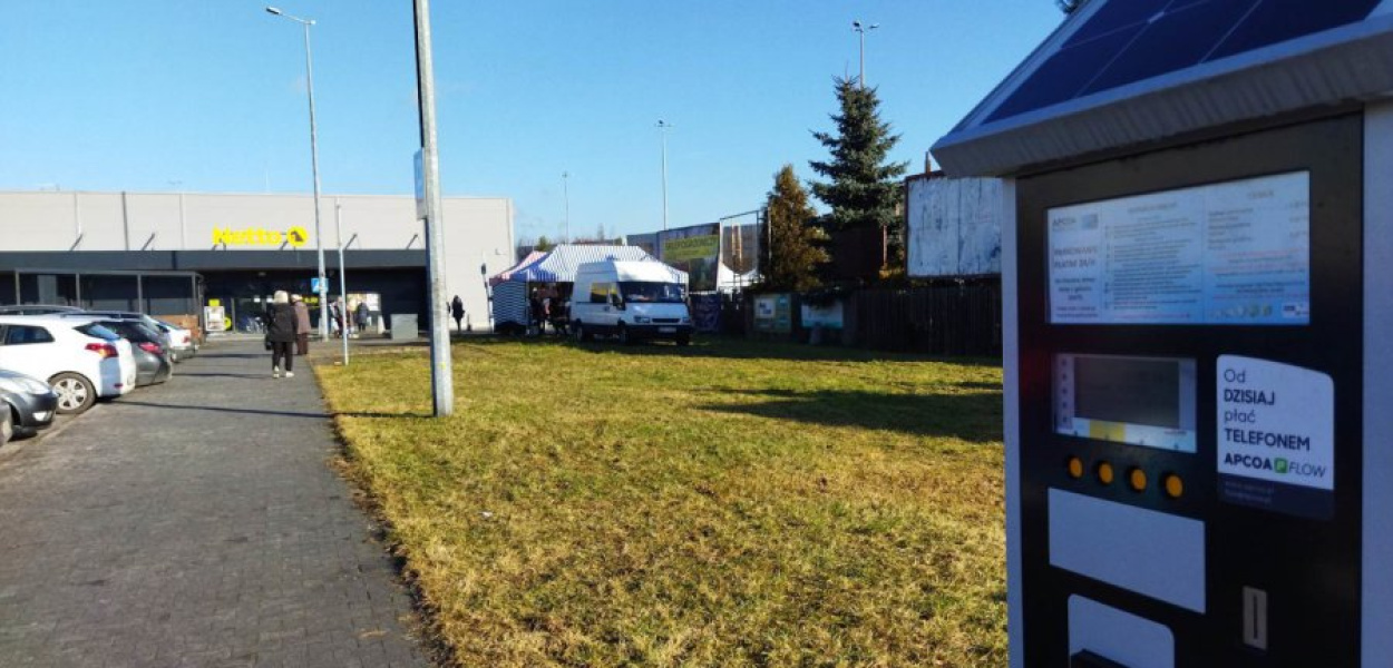Parkomat na parkingu obok Netto przy Szpitalnej w Chrzanowie